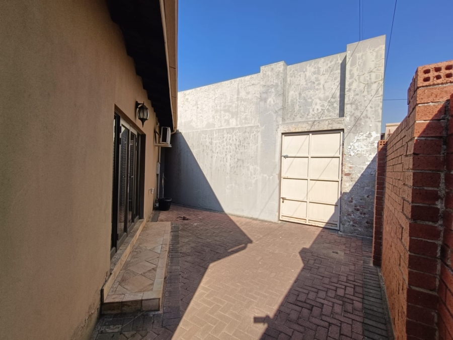 Commercial Property for Sale in Bodorp North West